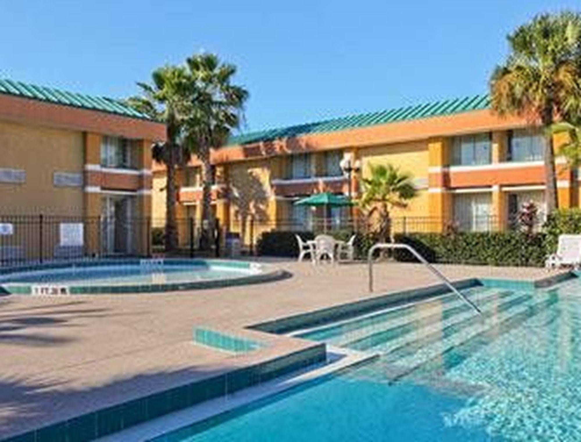 Garnet Inn & Suites Орландо Экстерьер фото